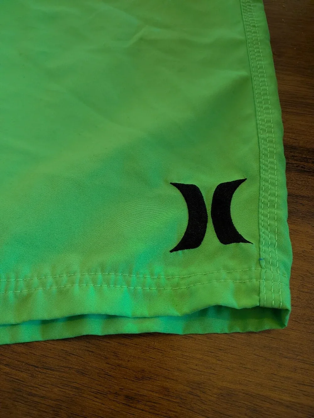 Hurley Neon Green Men’s Boardshorts with Black Accents Unlined Size 34
